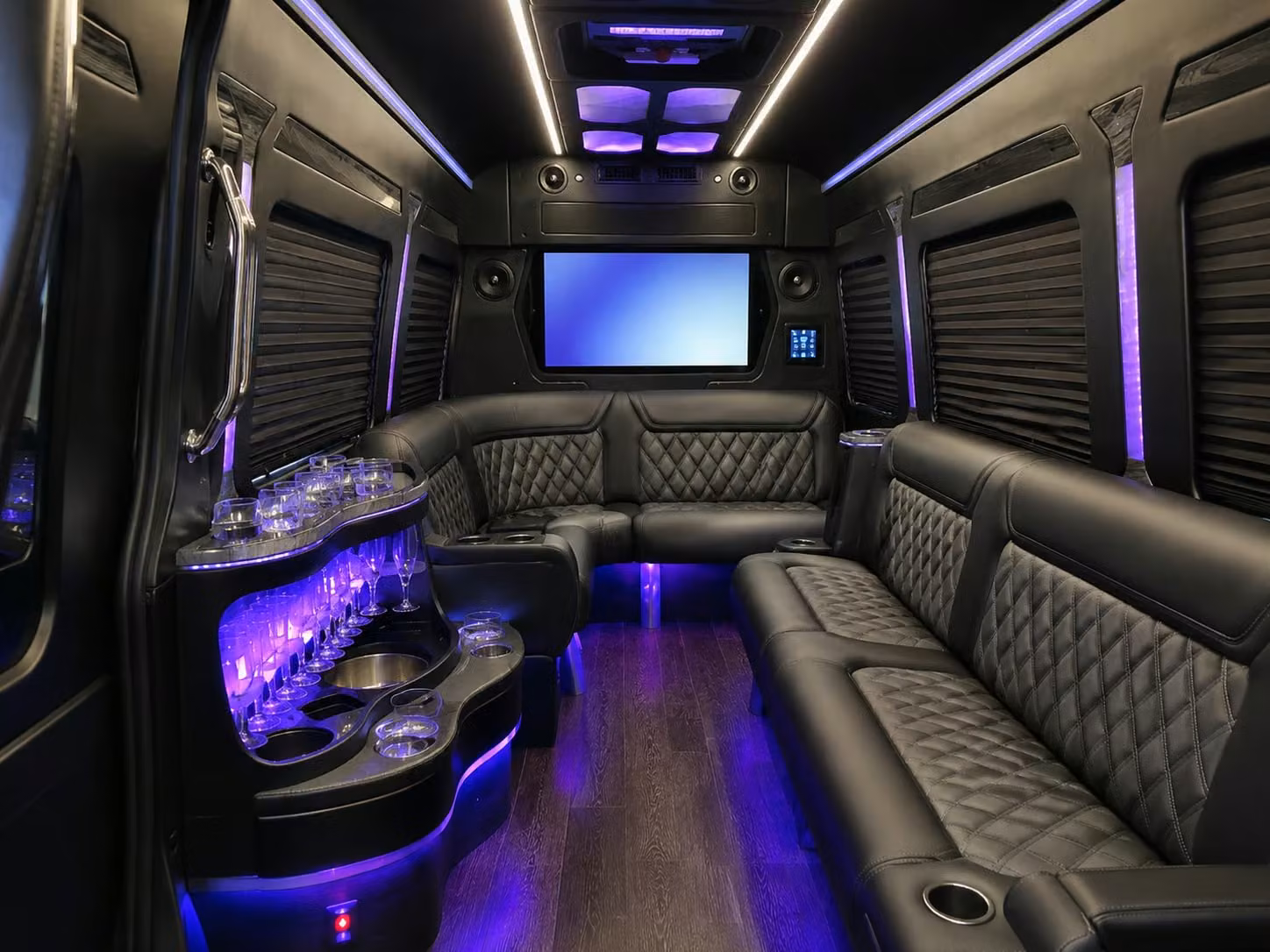 arizona diamondbacks and coyotes sporting event shuttles from avondale